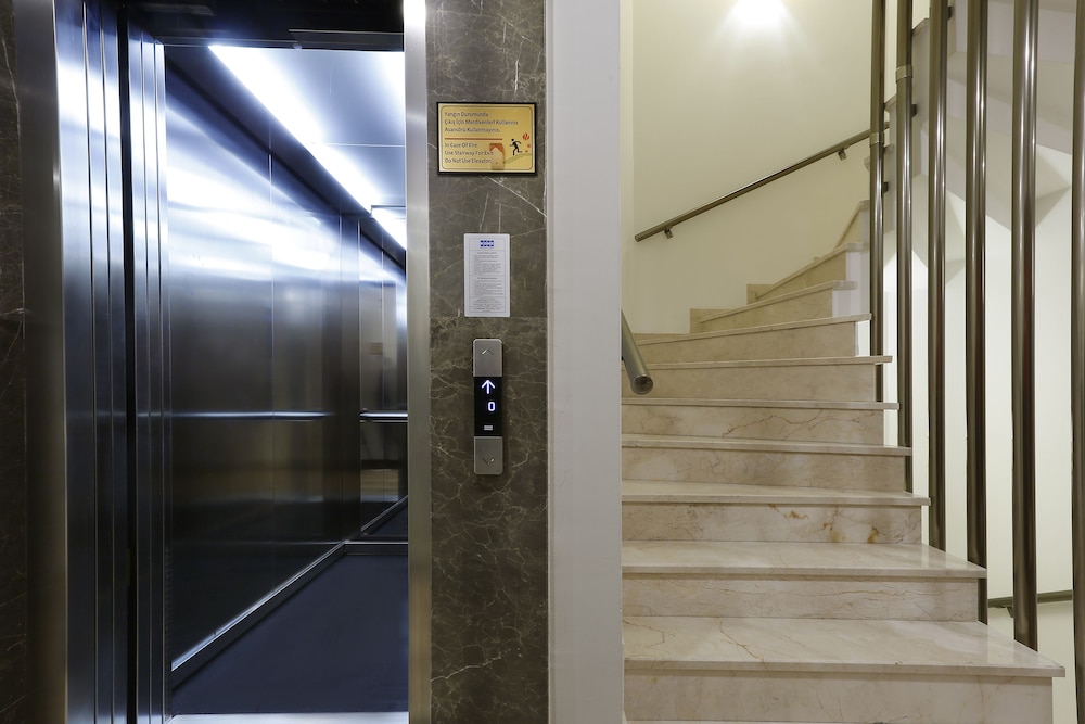 The White Orient Otel - Image 25