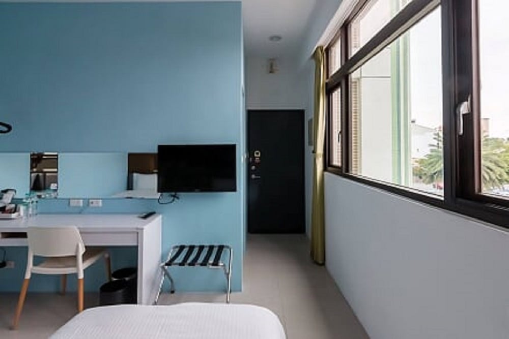 hotel room