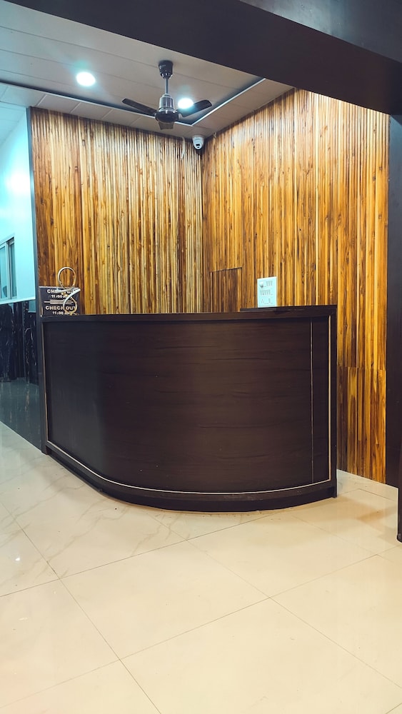 taj plaza paying guest house