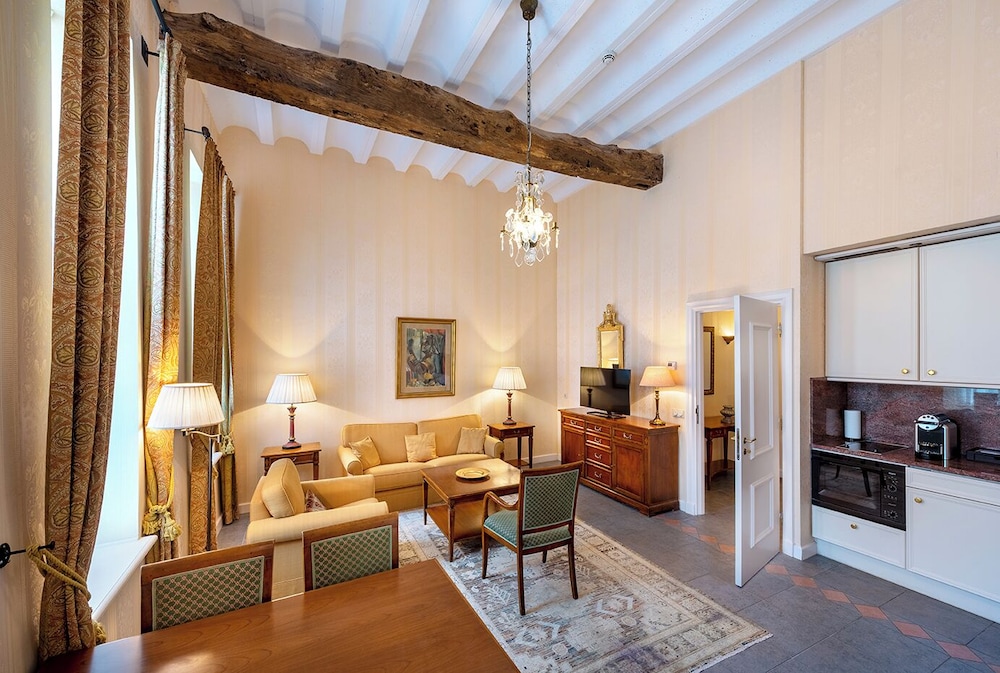 Corneli Residences Château St. Gerlach