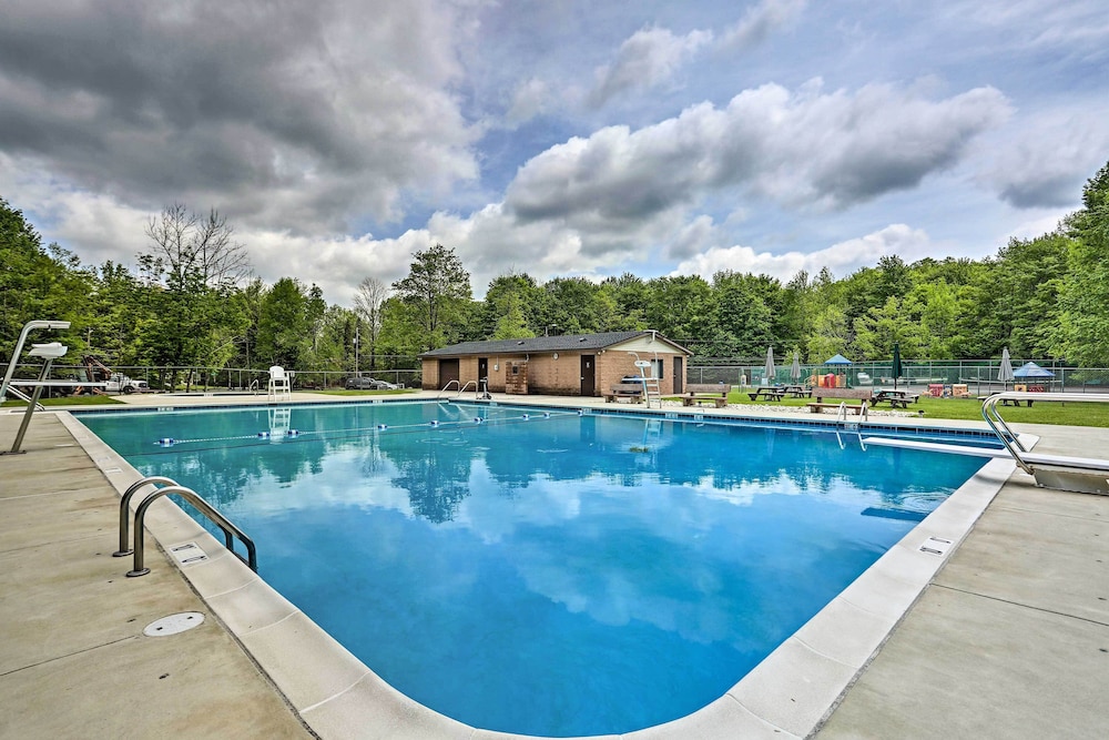 Arrowhead Lake Retreat w/ Dock + Pool Access!