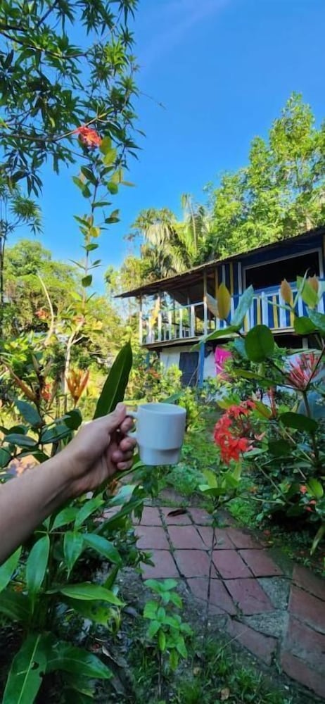 Wira Pora Hostal