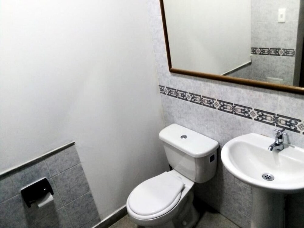 50N15 B&B