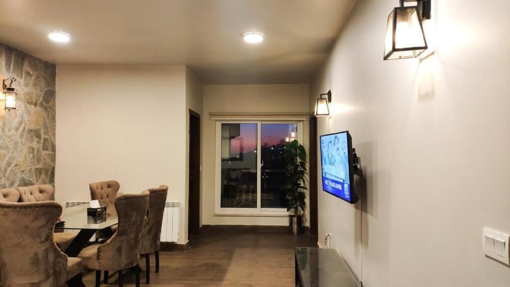 Bellevue Luxury Apartments view 5