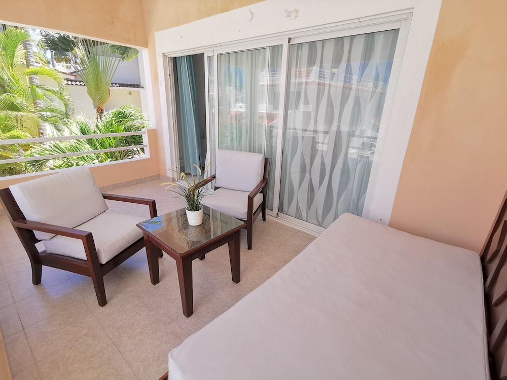 Los Corales Tropical Beach Resort & SPA