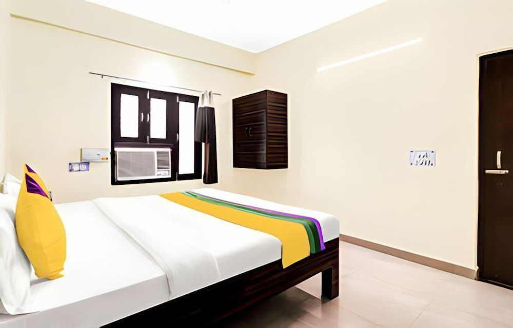 Hotel Pragati palace