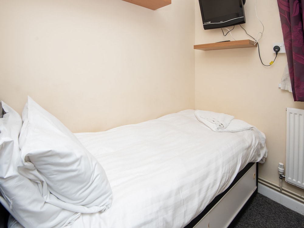 High Wycombe Vacations - Chris's Motel - Property Image 1