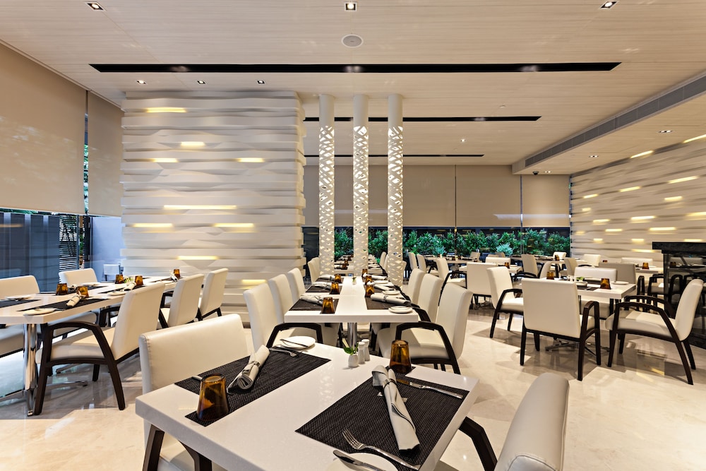 Hyatt Place Bangkok Sukhumvit 1 2