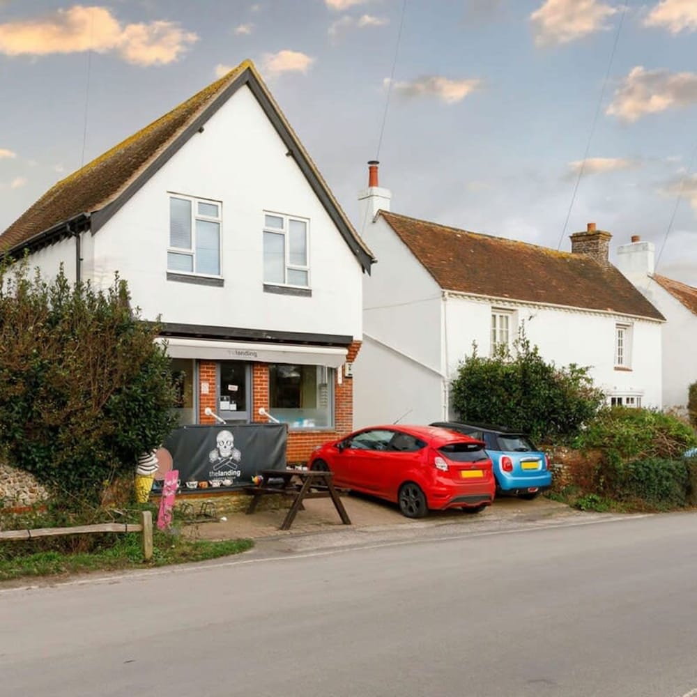 Two-bed Beachside Apartment West Wittering view 4