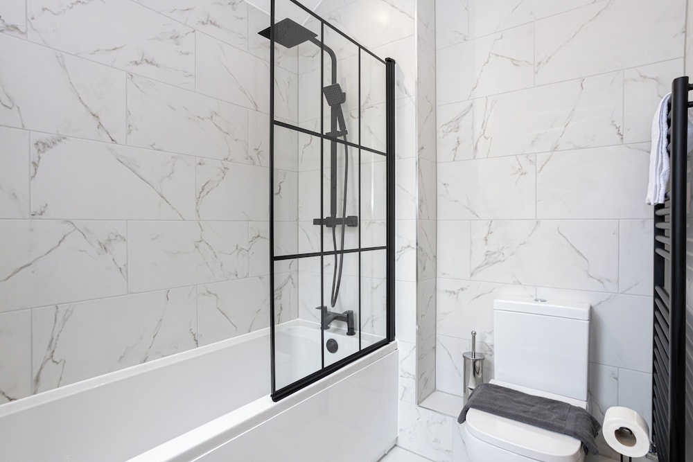 Flat 2 15 Longley Road
