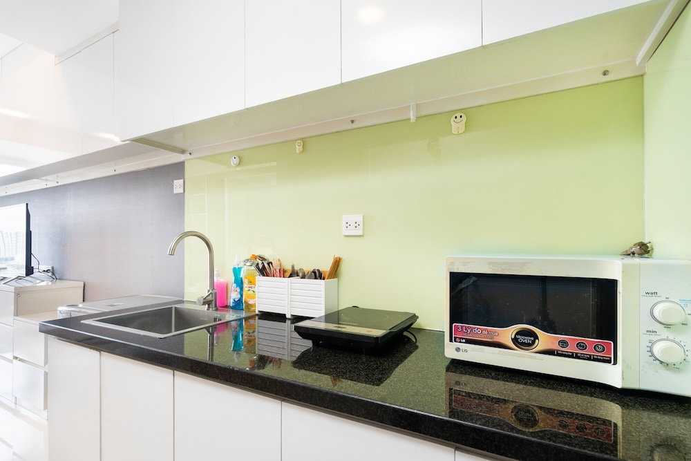 Annie Apartment - Rivergate Resident