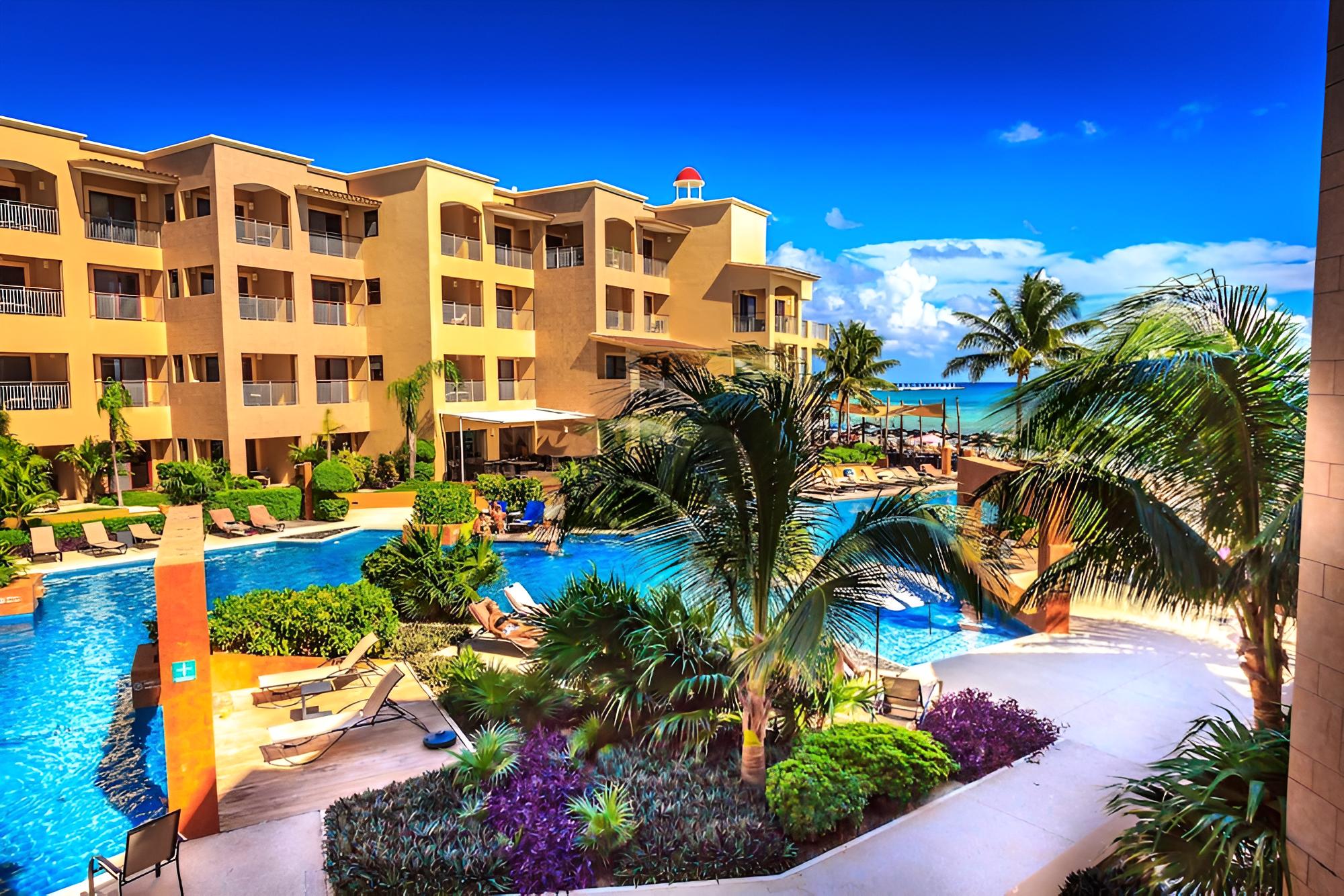 El Faro Oceanfront by Bric