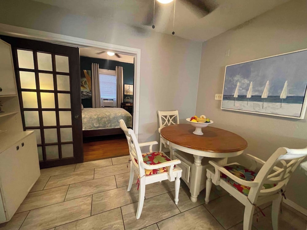 1BR Apartment in Historic Galveston