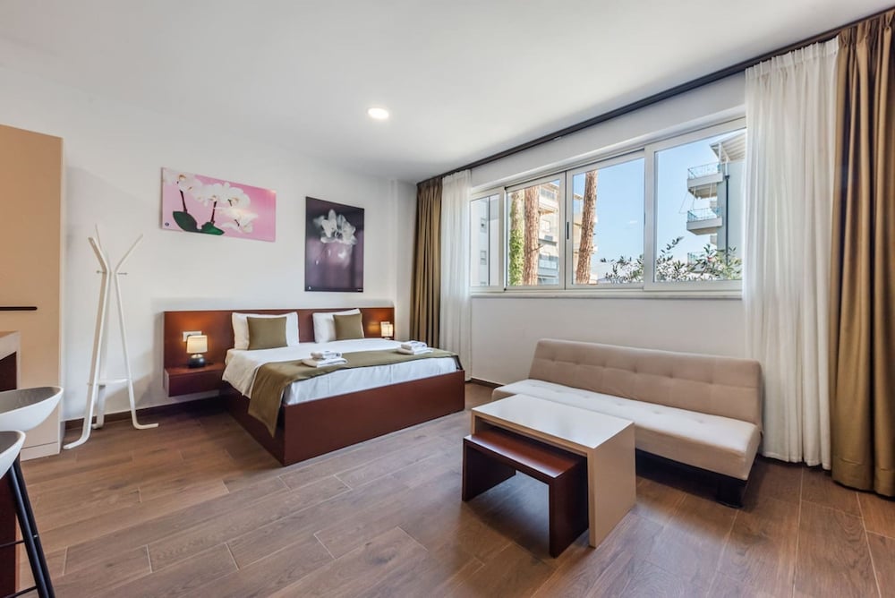 Modern Studio by the Beach - Orkidea