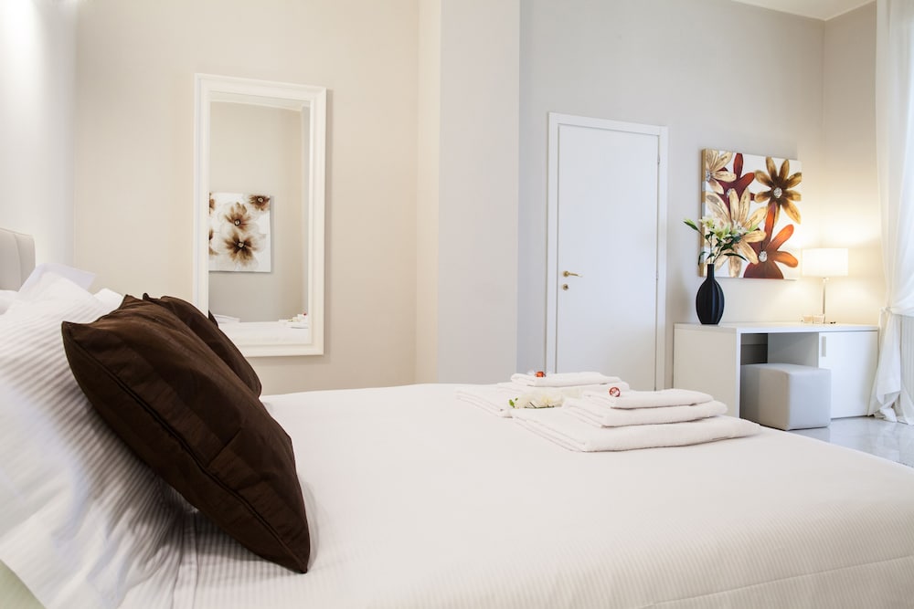 Milan Royal Suites & Luxury Apartments