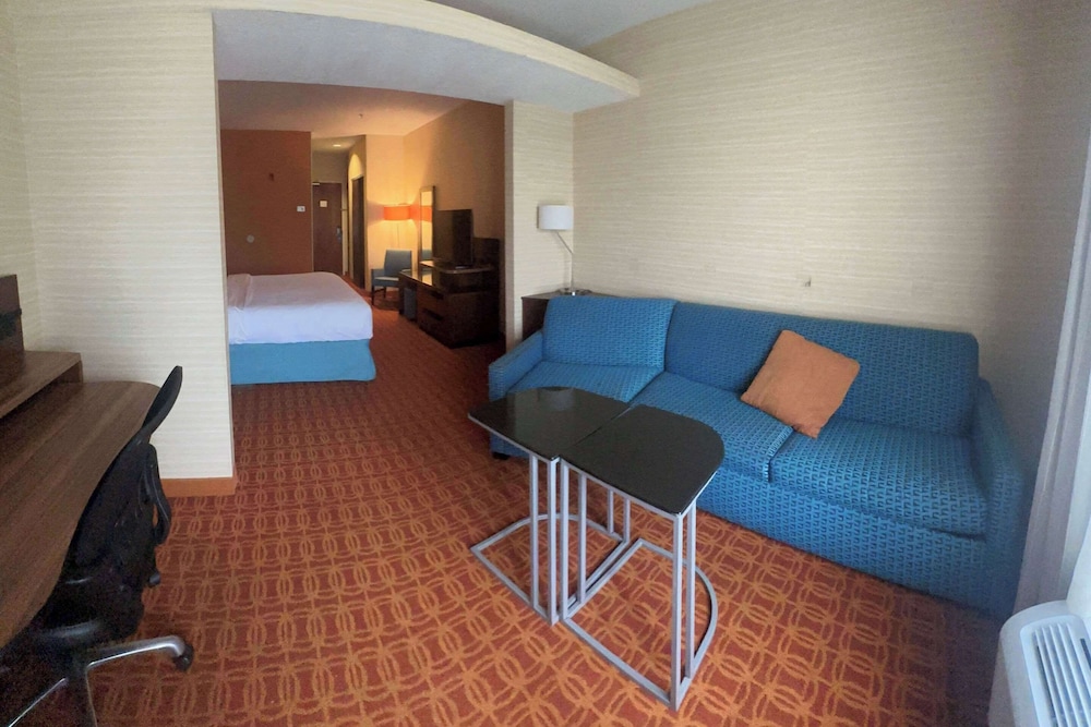 Comfort Inn & Suites view 4