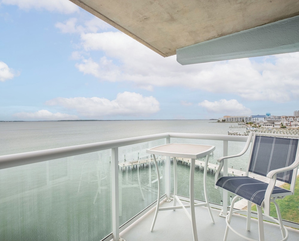 Bay Club Resort by Coolvacay