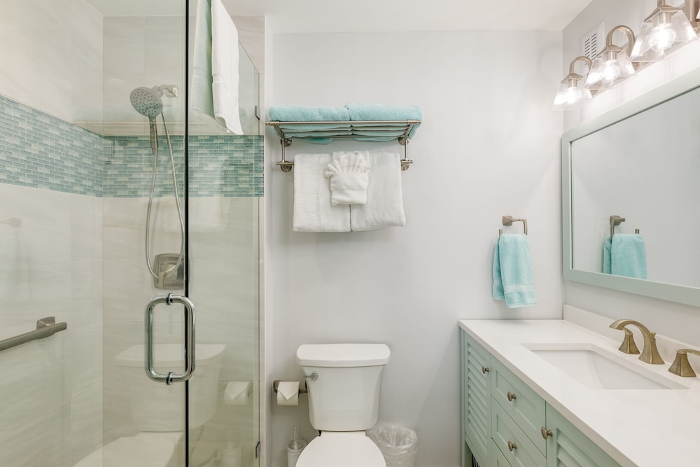 Bahamian Reed by Avantstay Walk to Everything w Community Pool Week Long Stays Only