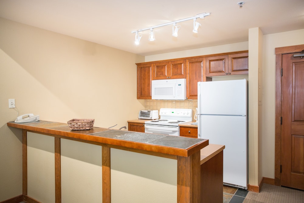 One Bedroom Condos at Powderhorn Lodge - Solitude UT