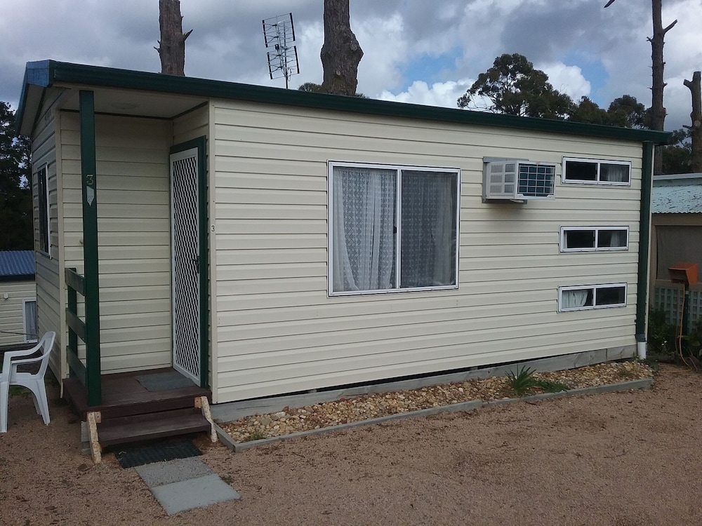 Lakes Caravilla Caravan Park