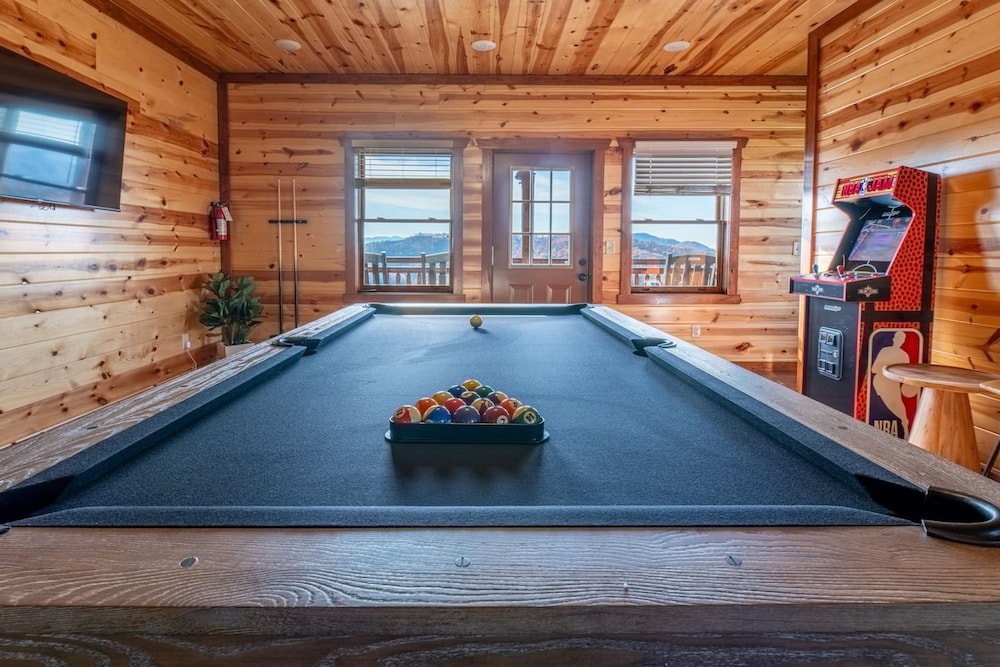 Pet-friendly Pool Game Room Hot Tub Theater