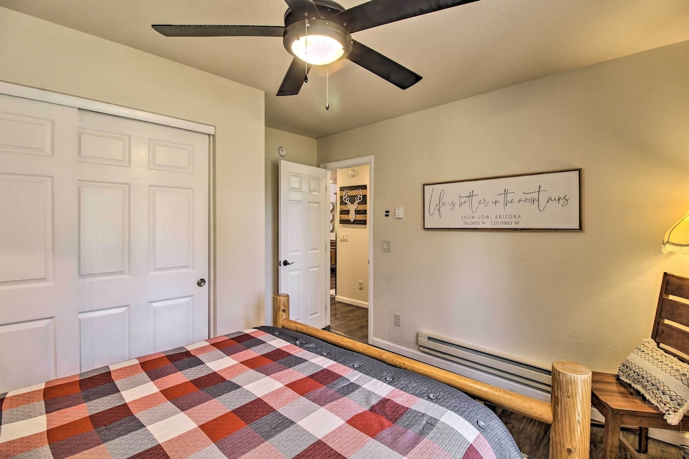 2 Mi to Fool Hollow Lake: Wooded Cabin w/ Fire Pit view 5