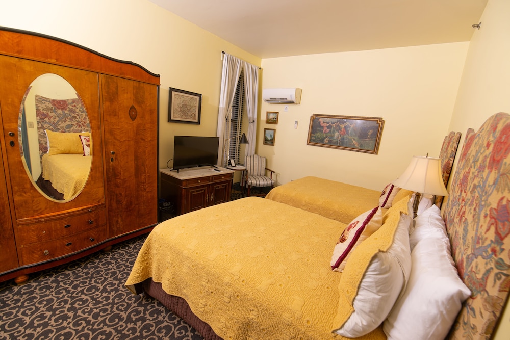 The Lafayette Inn