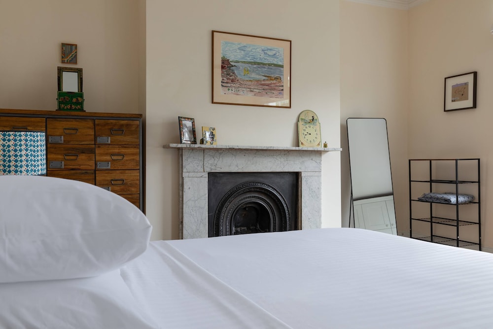 Englefield Road by Onefinestay