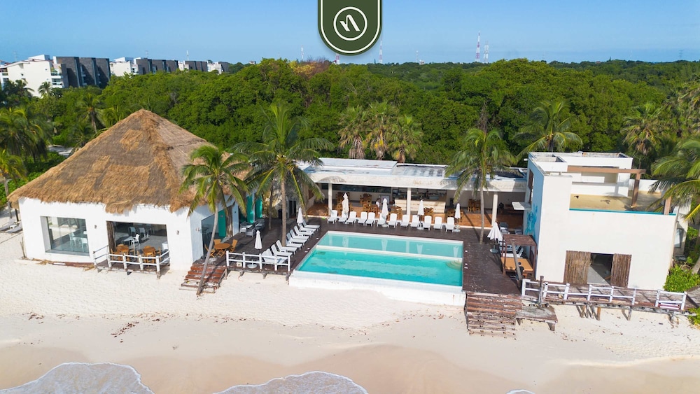 Nick Price Residences A 206