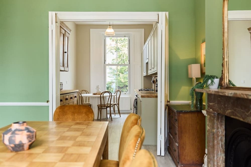The Earl's Court Hideout - Lovely 4bdr House With Garden