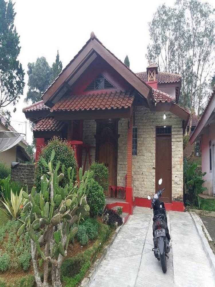 Villa Kota Bunga Teratai