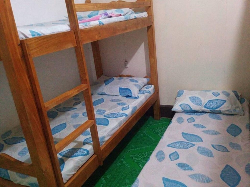 Emok's Guest House - Hostel
