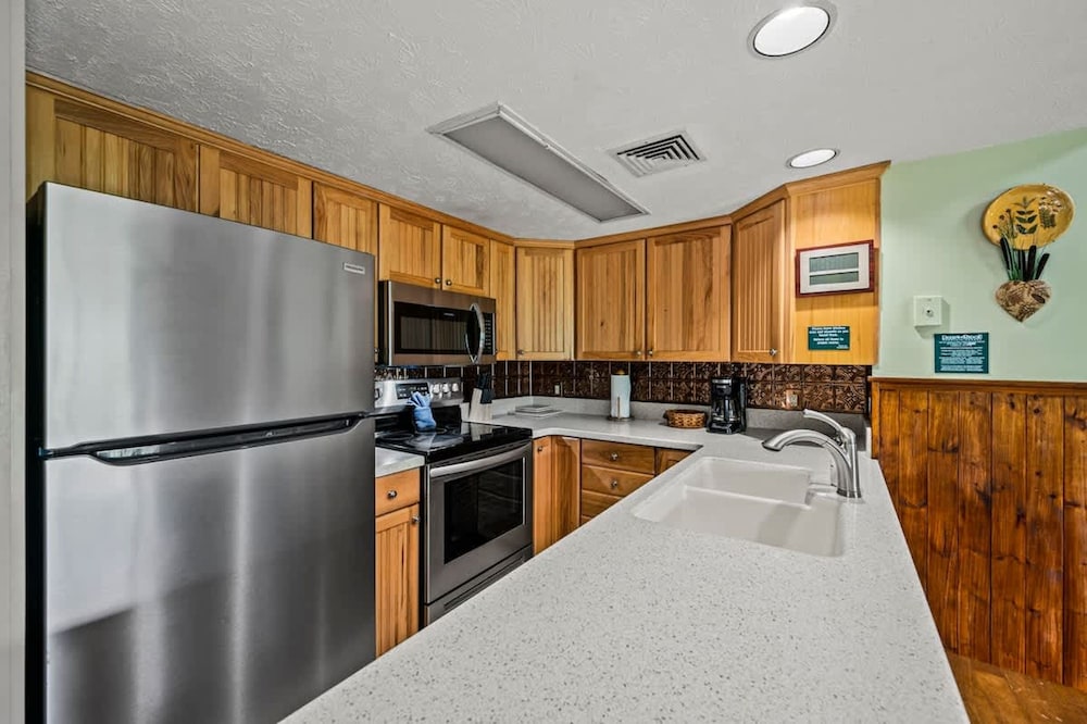 Sleeps 8 Pool Playground Mountain Views Hot Tub