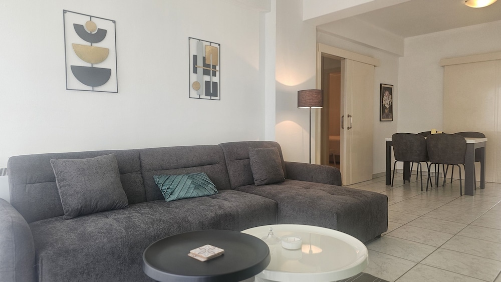 53 NIC - Stay Elion Apartment