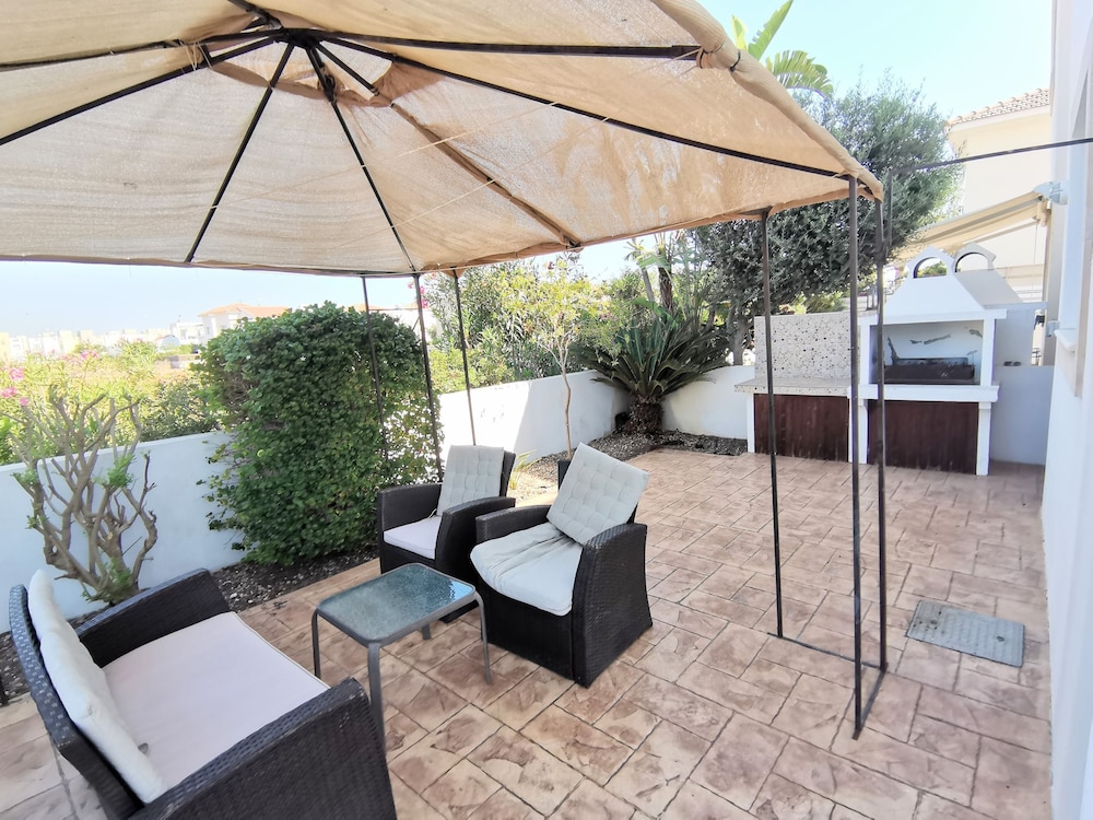 Kristina Villa - Private Pool Wifi and BBQ