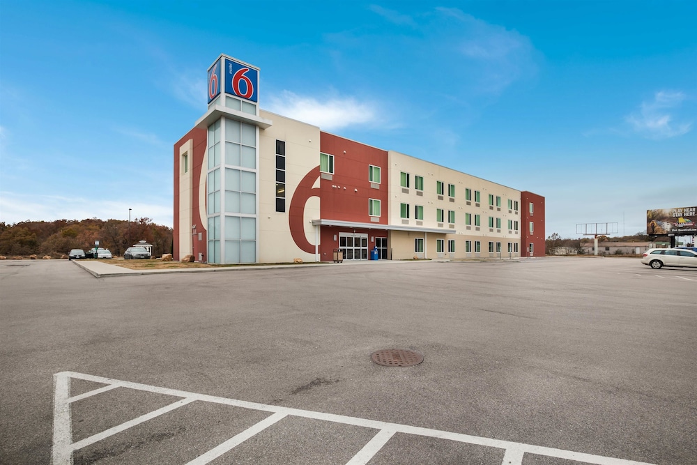 Motel 6 Poplar Bluff, MO