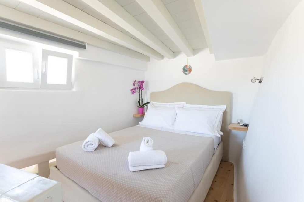 Crystal Suites photo 2