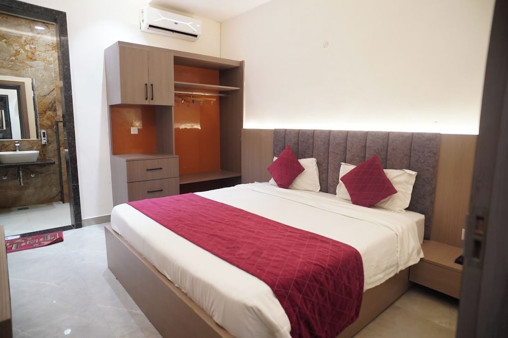 Hotel Mahalaxmi Grand