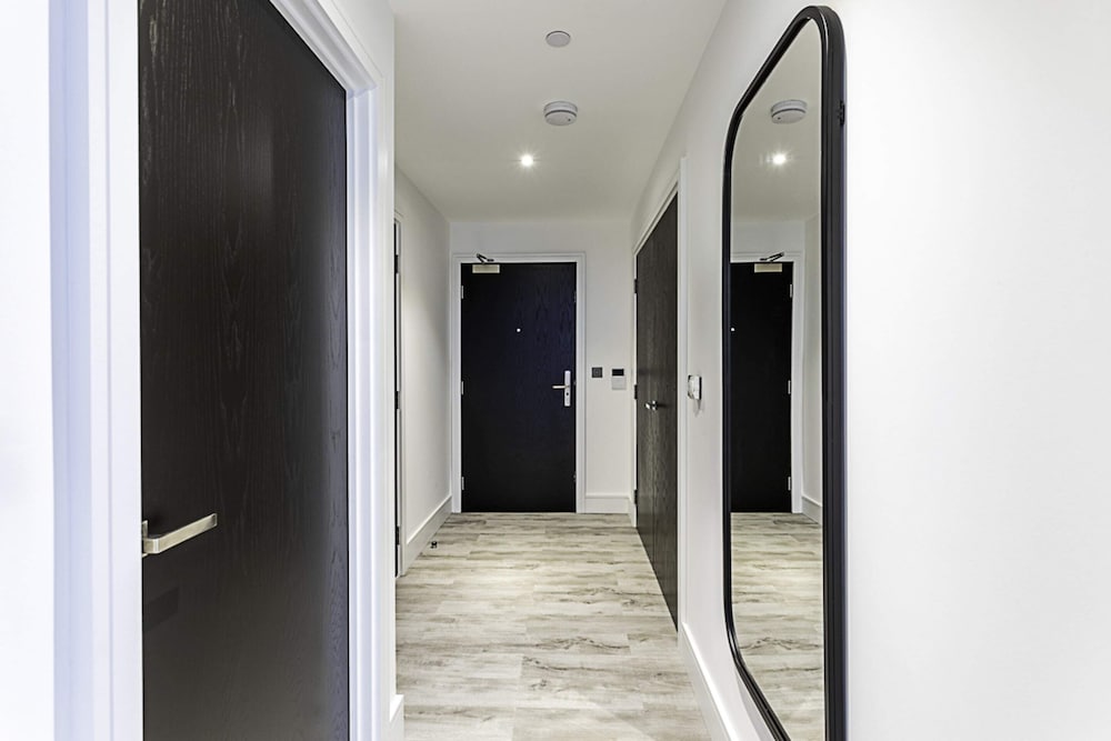 Icon Tower Flat VII