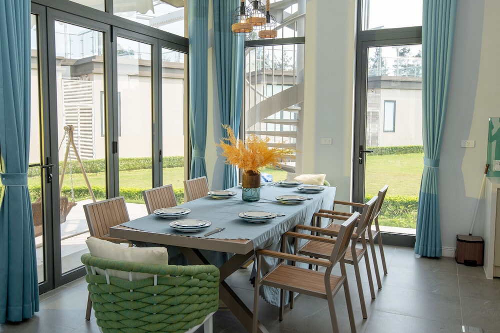 Solar LuxStay Villa - Long Beach