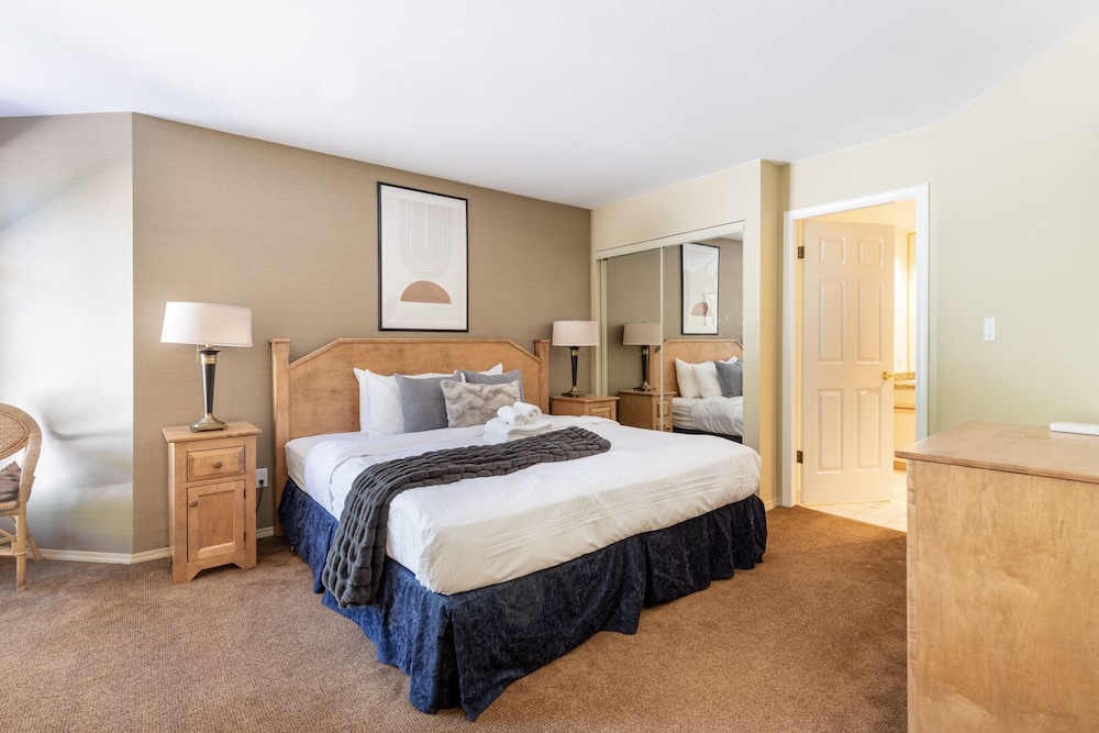 3217 Blueberry 208 - Image 2