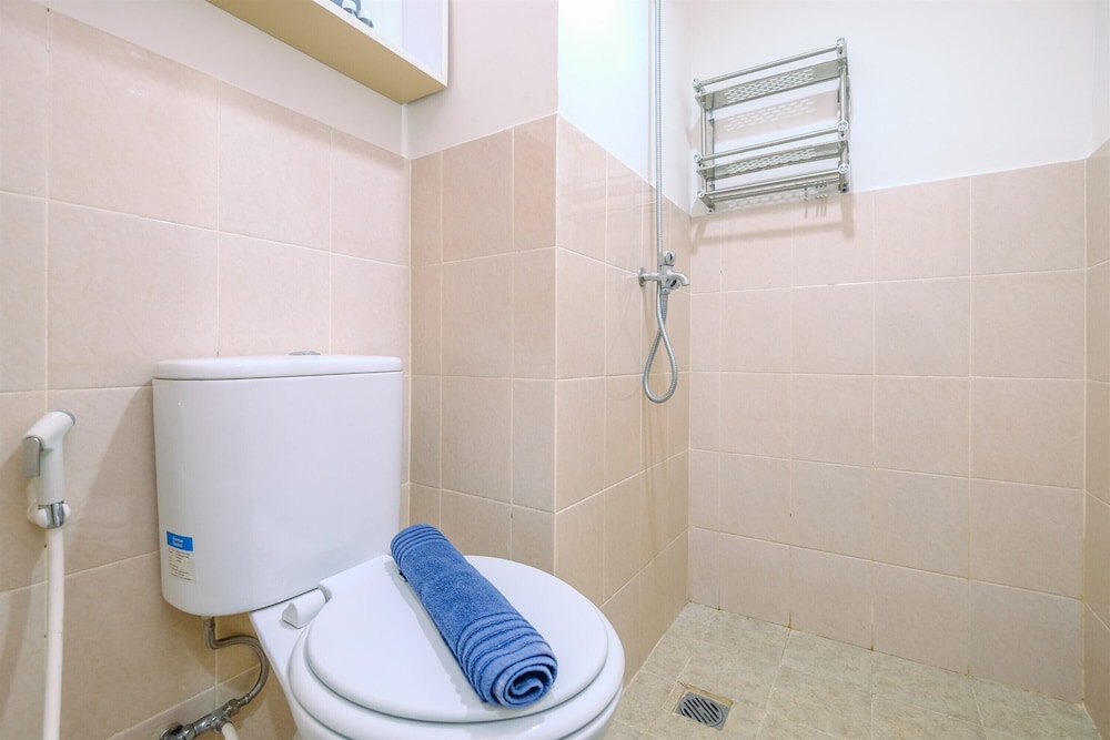 Nice and Comfort 2BR at Podomoro Golf View Apartment