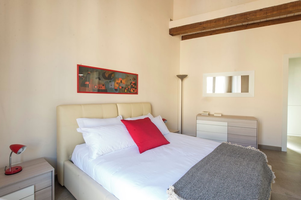 Santa Cecilia Luxury Apartments by Wonderful Italy view 3