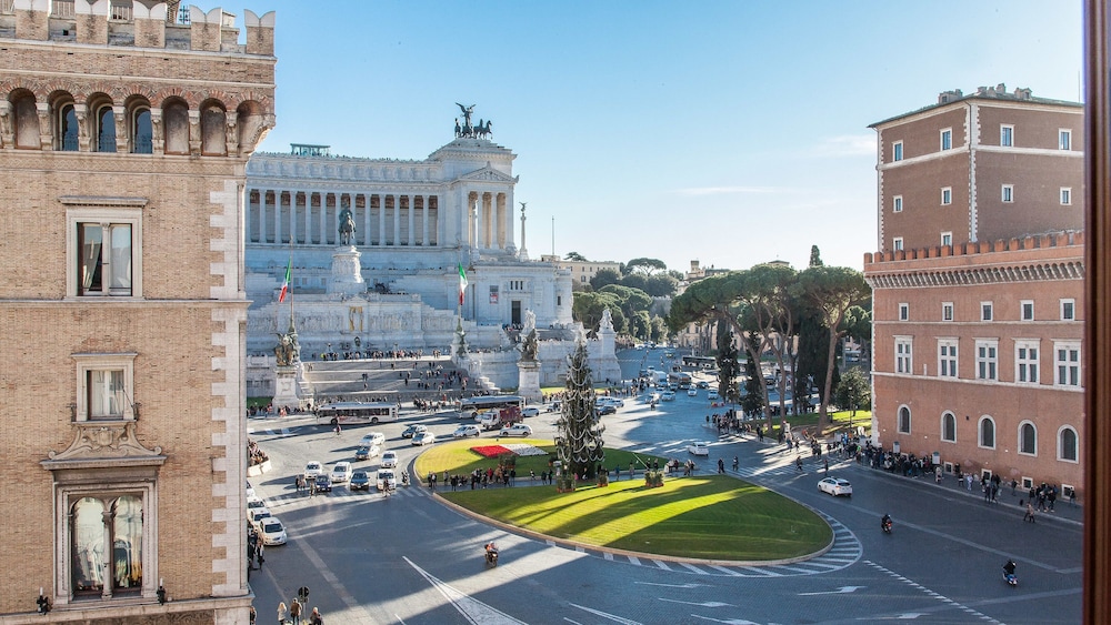 Rental In Rome Piazza Venezia View Luxury Apartments