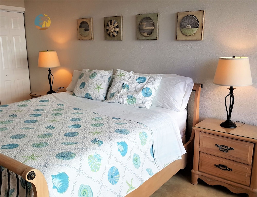 Cozy 2 Bedroom With Ocean Views - 510