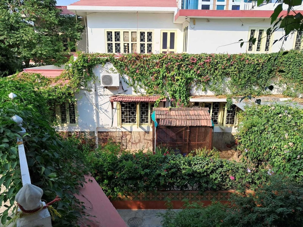 Vijaya's Homestead