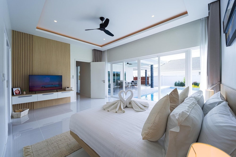 Modern 3 Bedroom Villa AS1