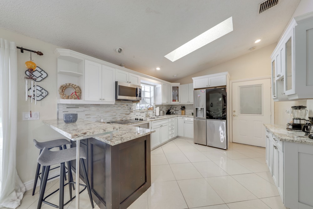 Fishing Dock & Canal Views: Fort Lauderdale Home!