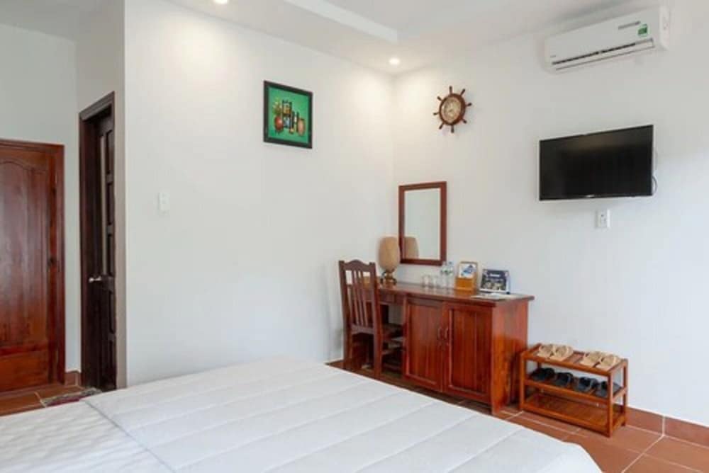 LAM PHU Bungalow view 5