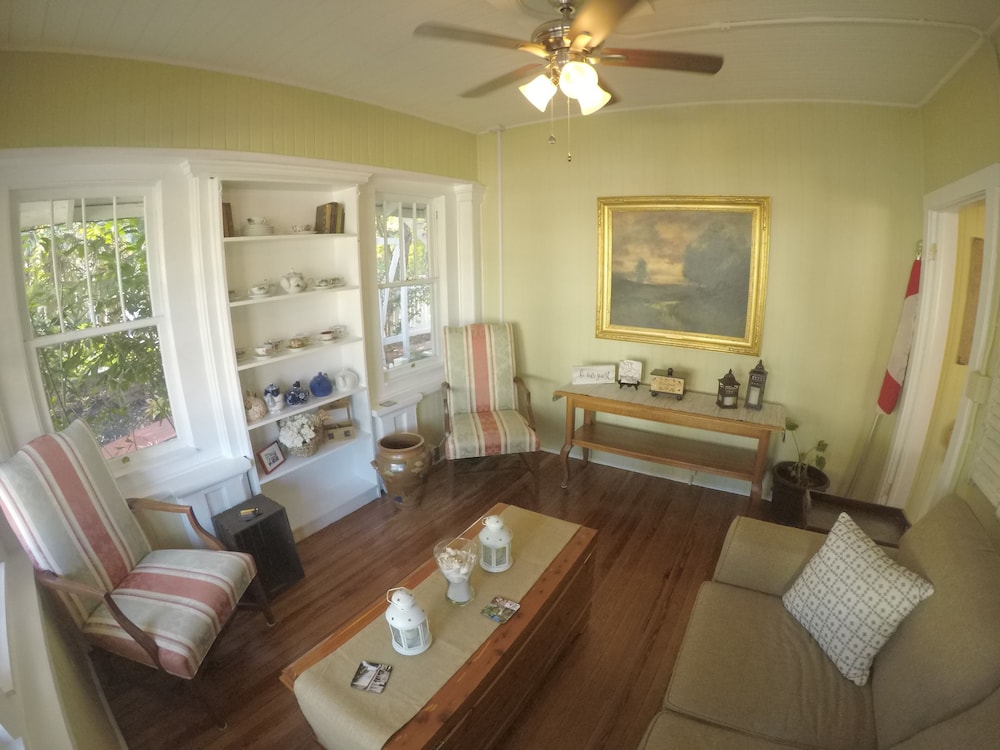 The Hibiscus House